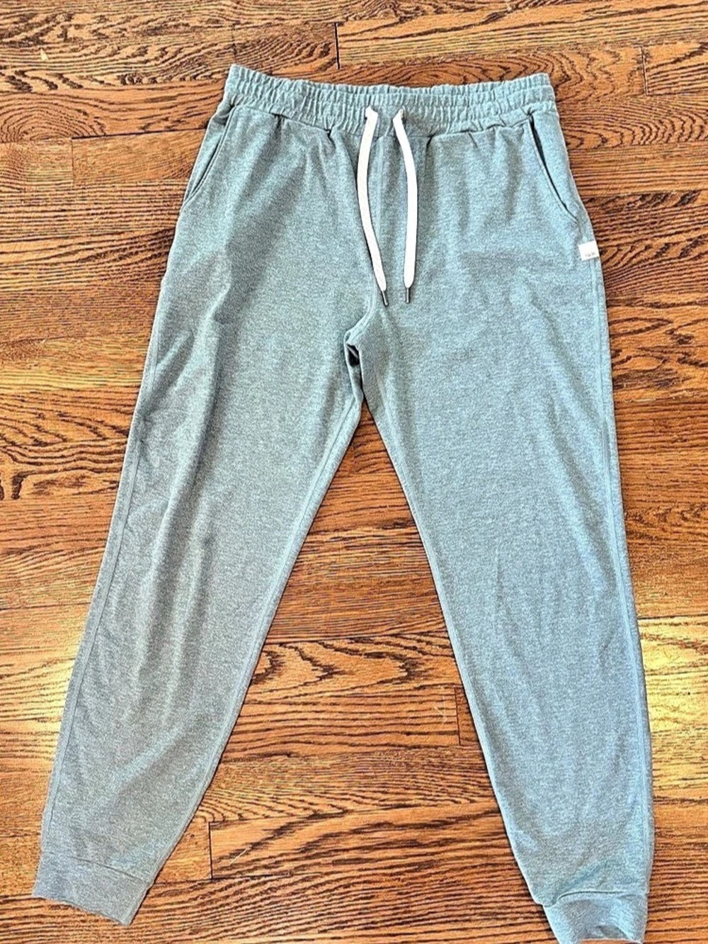 Vuori Performance Jogger Pants in Green